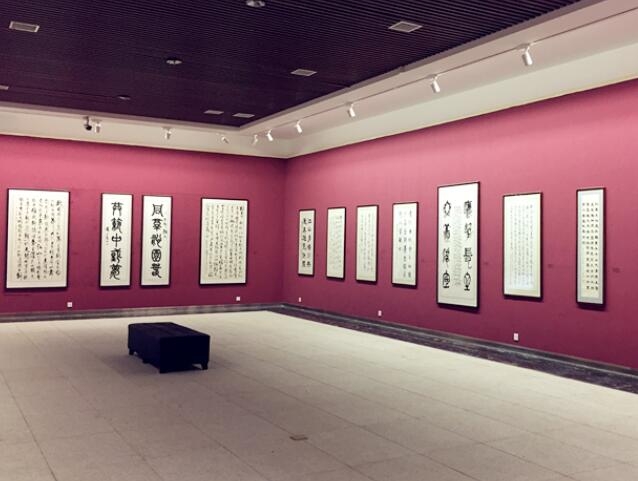 “钱柜qg777杯”职工字画摄影展在崔振宽美术馆开展