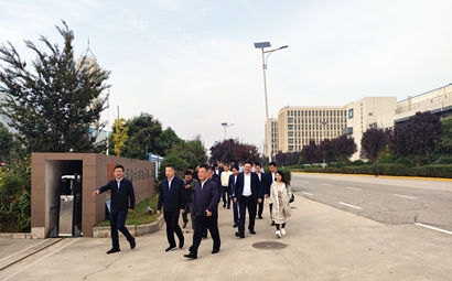 团市委、、市贸促会、、市青企协一行到钱柜qg777集团泾河工业园考察交流