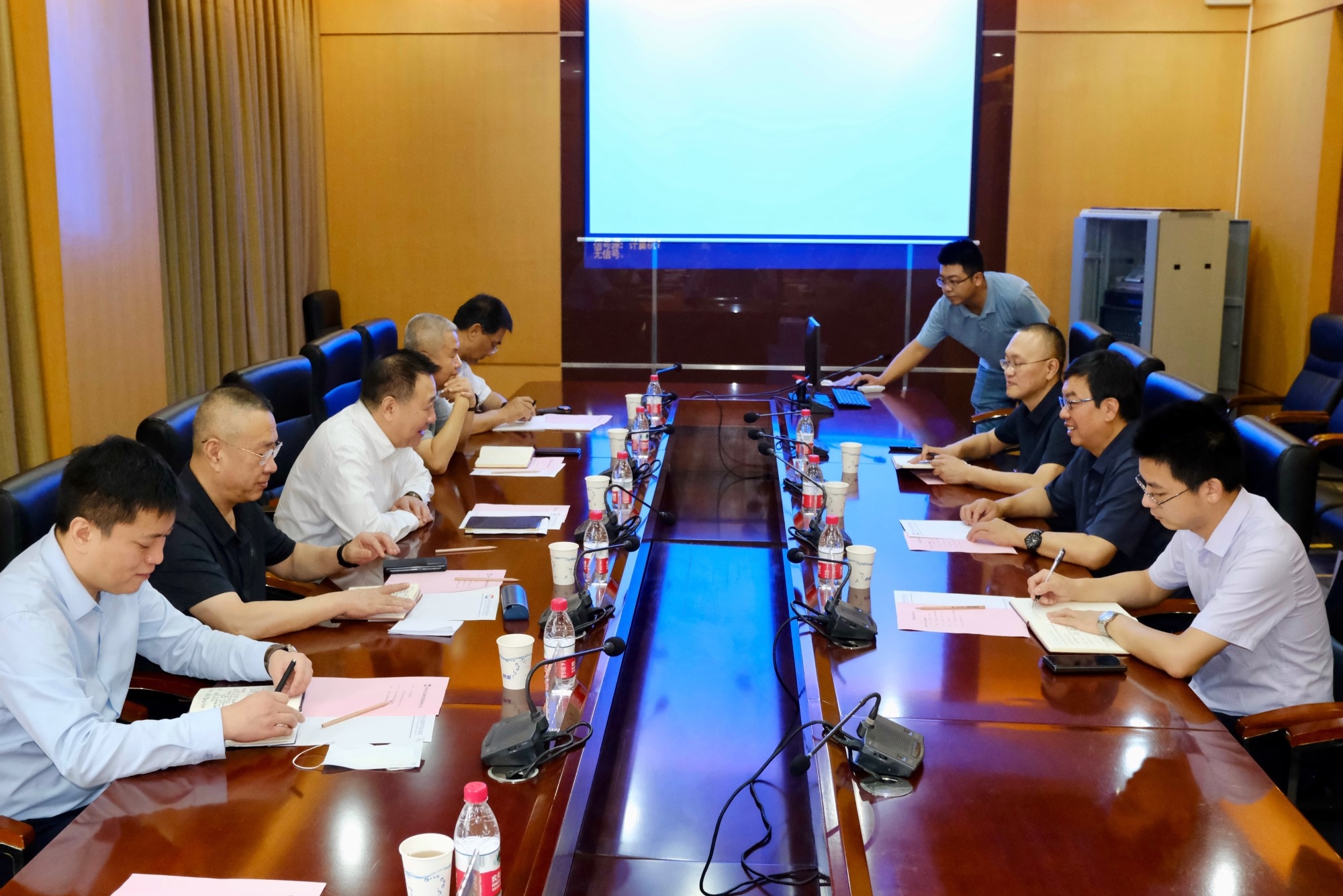 钱柜qg777集团党委书记、、董事长金辉造访西北有色金属研究院