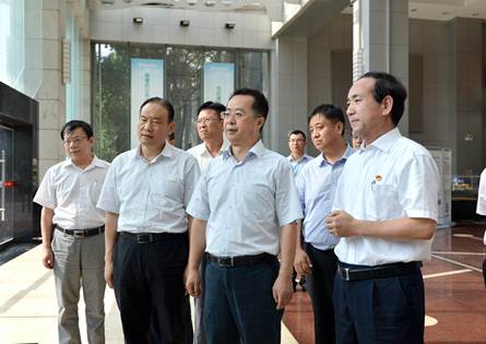 【陕鼓集团】陕西省副省长陆治原：：：陕鼓开展走在行业前线 具备旌旗与标杆意义