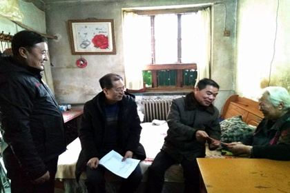 【“四进万家系列活动”】集团向导走访慰问组开展“进万家门、、访万家情、、解万家难、、暖万家心”活动